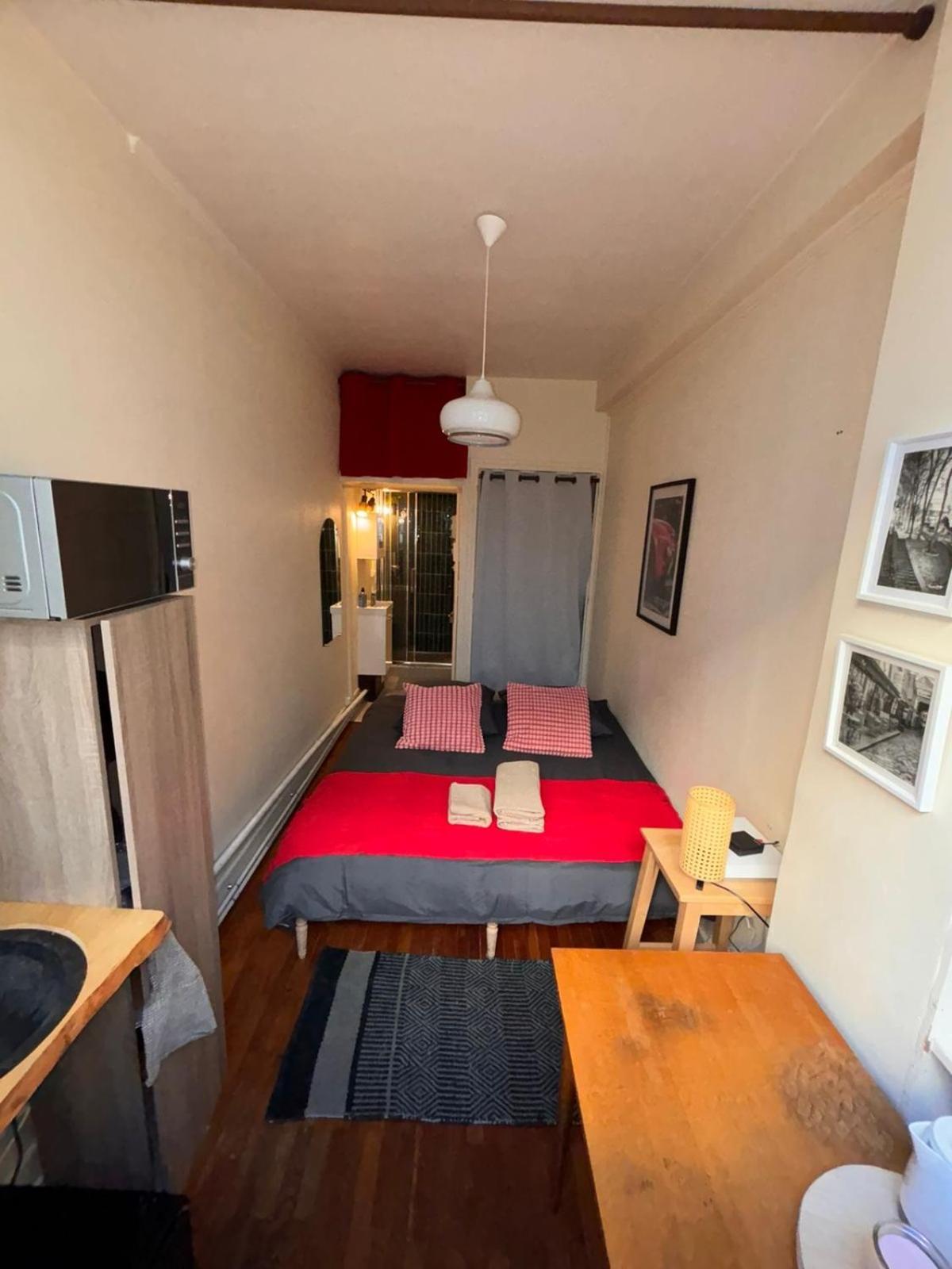Charmante Place A Deux Pas De La Tour Eiffel Privatunterkunft